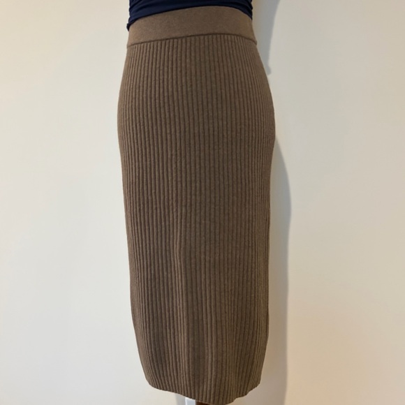 GAP Cashsoft Knit Midi Sweater Skirt - Picture 5 of 7